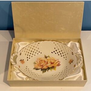 Porcelain Rose Handled Dish with Lattice Design